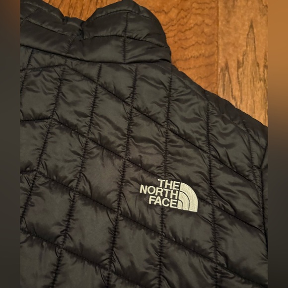 North face thermoball boys large (14/16) black jacket - Picture 8 of 12